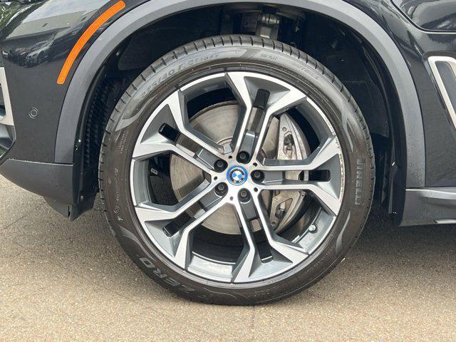 Photo of 2022 Black Sapphire Metallic BMW X5 PHEV