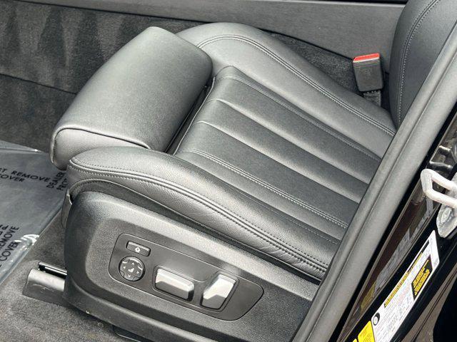Photo of 2022 Black Sapphire Metallic BMW X5 PHEV