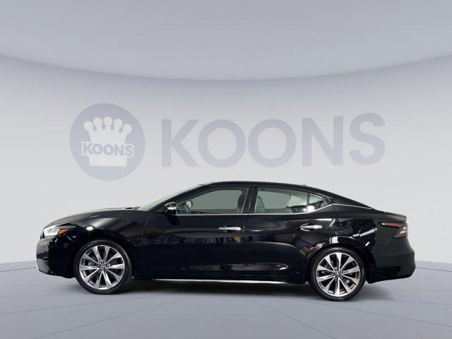 Photo of 2022 Super Black Nissan Maxima