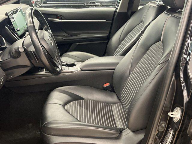 Photo of 2023 Midnight Black Metallic Toyota Camry