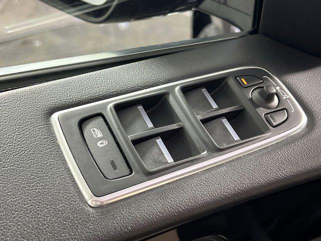 Photo of 2019 Black Jaguar F-PACE