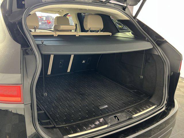 Photo of 2019 Black Jaguar F-PACE