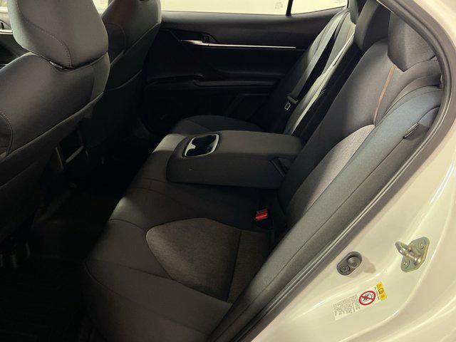 Photo of 2019 Super White Toyota Camry