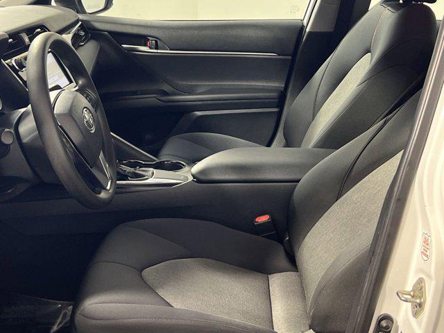 Photo of 2019 Super White Toyota Camry