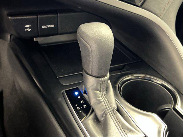 Photo of 2019 Super White Toyota Camry