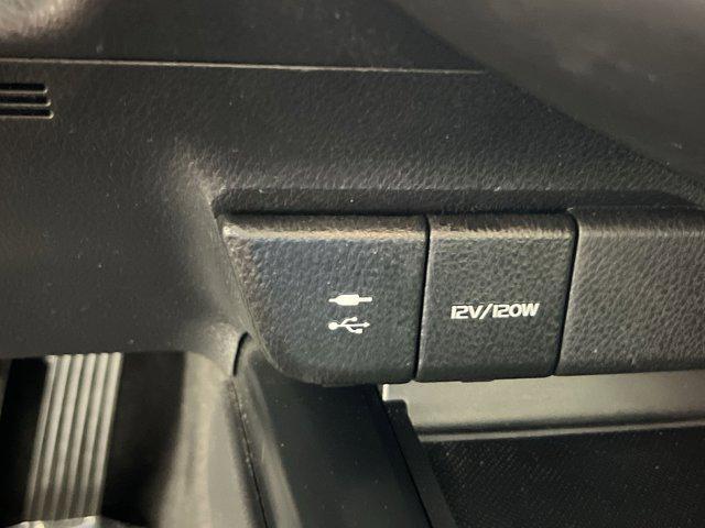 Photo of 2019 Super White Toyota Camry