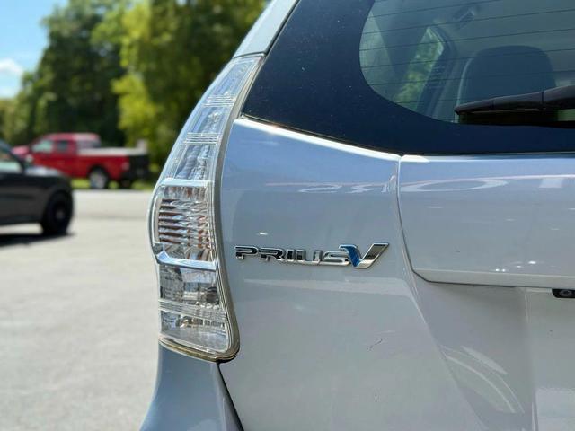 Photo of 2012 Blue Toyota Prius v