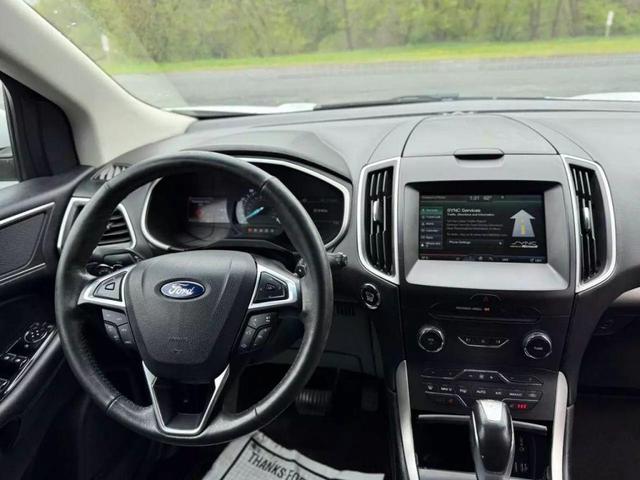 Photo of 2015 Oxford White Ford Edge
