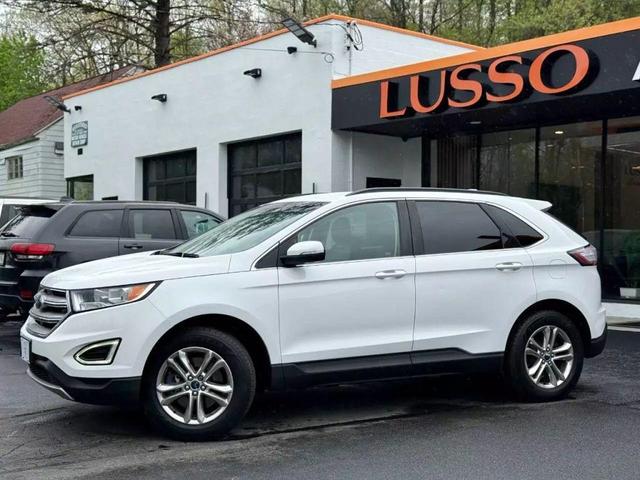 Photo of 2015 Oxford White Ford Edge