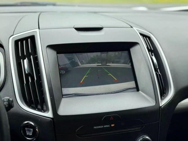 Photo of 2015 Oxford White Ford Edge