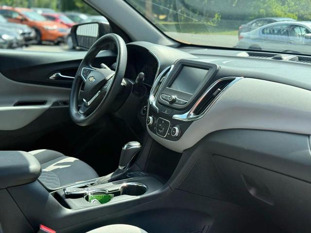 Photo of 2018 Gold Chevrolet Equinox