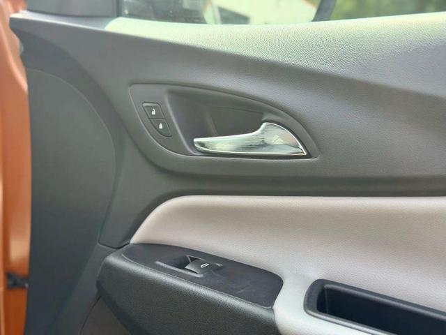 Photo of 2018 Gold Chevrolet Equinox