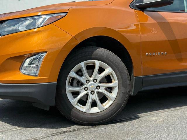 Photo of 2018 Gold Chevrolet Equinox