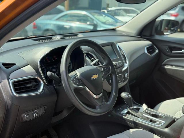 Photo of 2018 Gold Chevrolet Equinox