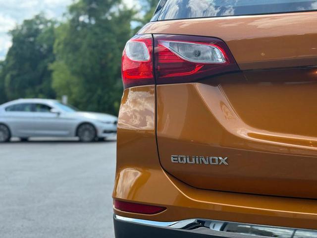 Photo of 2018 Gold Chevrolet Equinox