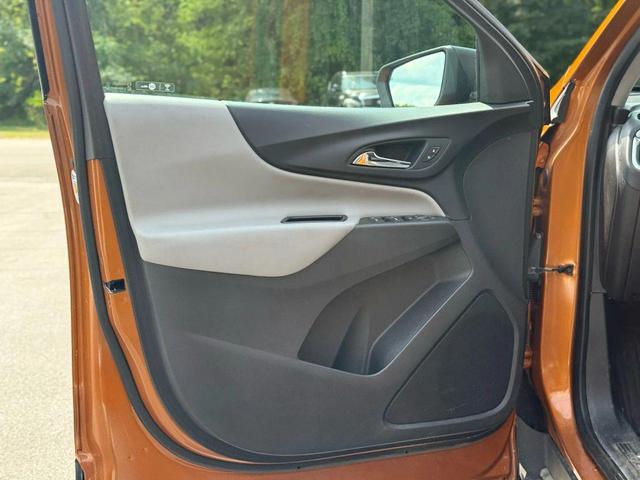 Photo of 2018 Gold Chevrolet Equinox