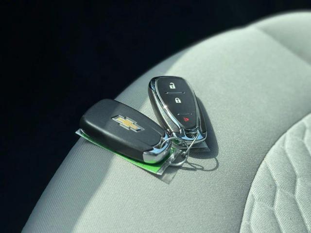 Photo of 2018 Gold Chevrolet Equinox
