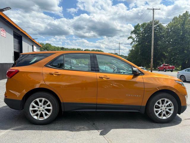 Photo of 2018 Gold Chevrolet Equinox
