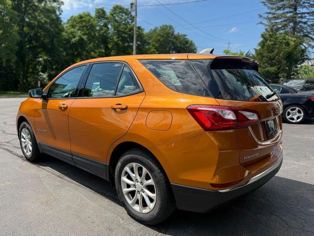 Photo of 2018 Gold Chevrolet Equinox