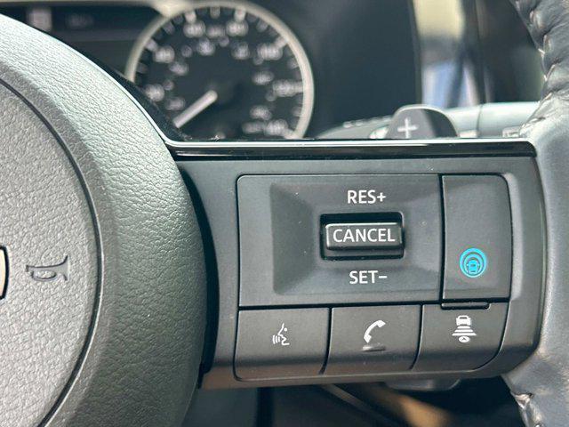 Photo of 2023 Pearl White Tricoat Nissan Pathfinder