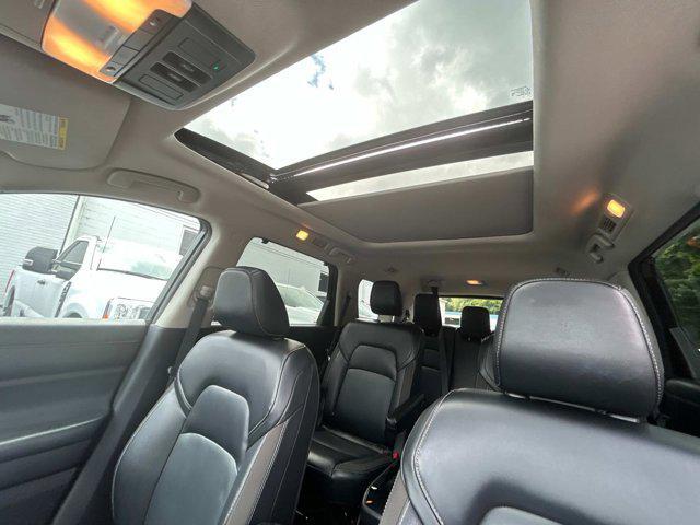 Photo of 2023 Pearl White Tricoat Nissan Pathfinder