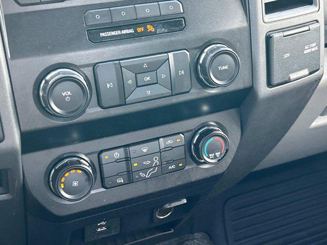 Photo of 2019 Oxford White Ford F-250
