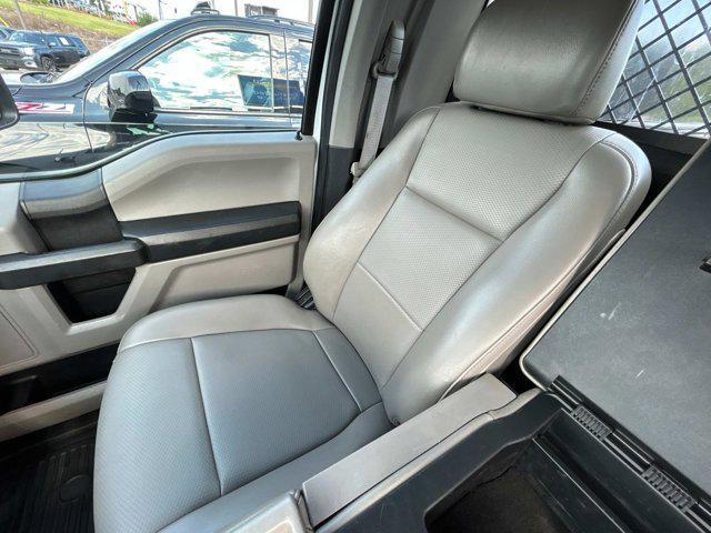 Photo of 2019 Oxford White Ford F-250