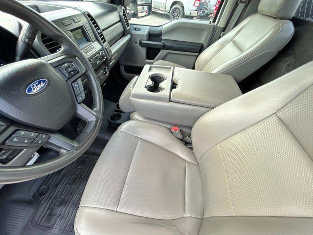 Photo of 2019 Oxford White Ford F-250