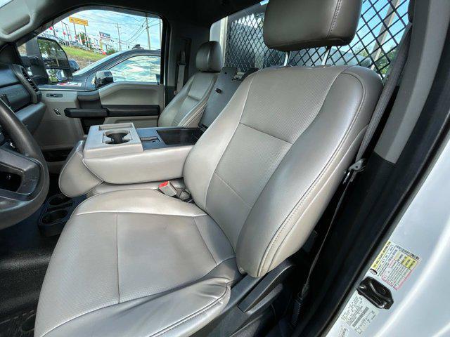 Photo of 2019 Oxford White Ford F-250