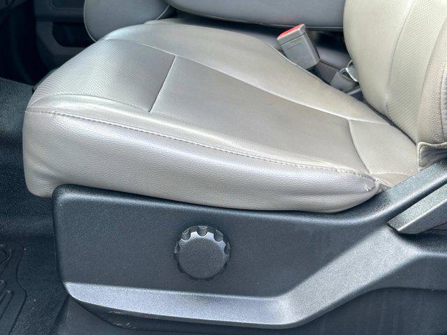 Photo of 2019 Oxford White Ford F-250