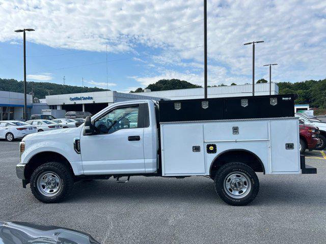 Photo of 2019 Oxford White Ford F-250