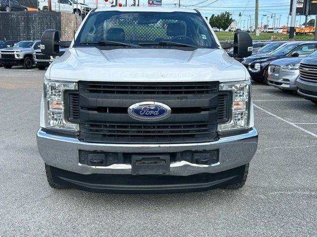Photo of 2019 Oxford White Ford F-250