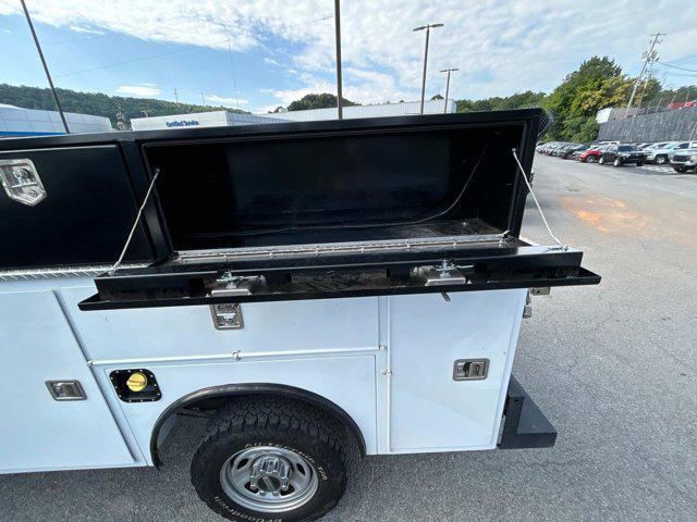 Photo of 2019 Oxford White Ford F-250