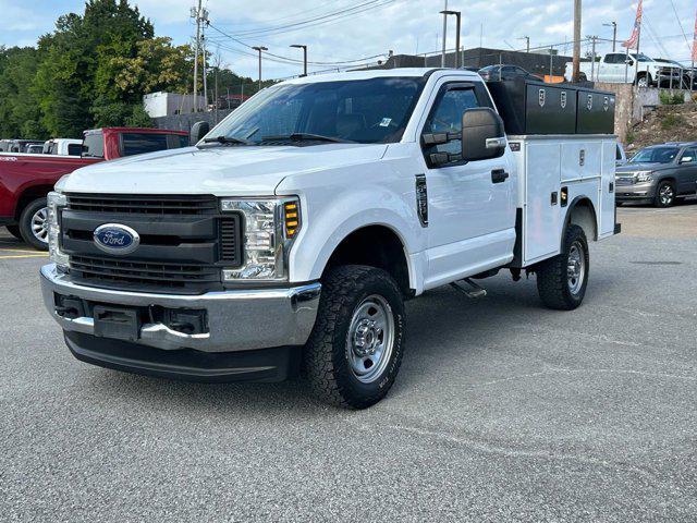 Photo of 2019 Oxford White Ford F-250