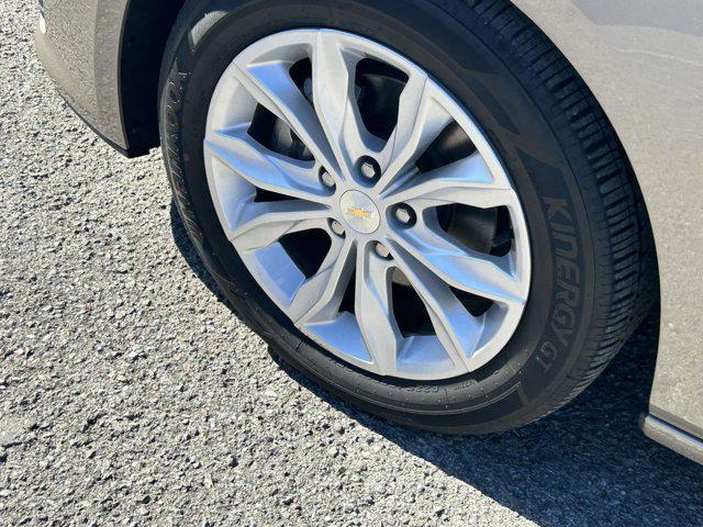 Photo of 2024 Mineral Gray Metallic Chevrolet Malibu