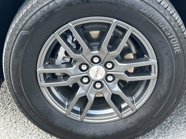 Photo of 2025 Summit White GMC Acadia