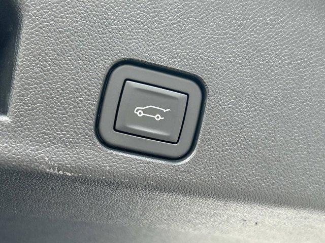 Photo of 2025 Summit White GMC Acadia