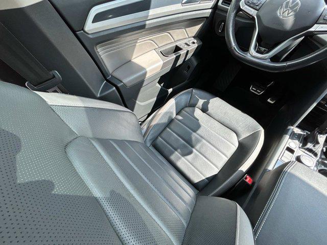 Photo of 2022 Aurora Red Metallic Volkswagen Atlas
