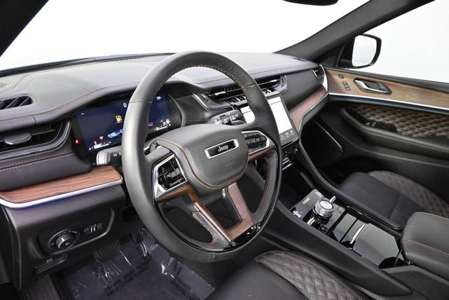 Photo of 2024 Baltic Gray Metallic Clearcoat Jeep Grand Cherokee L