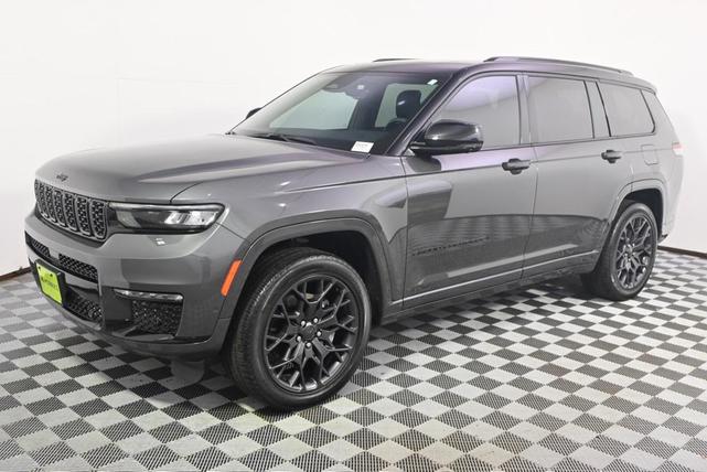 Photo of 2024 Baltic Gray Metallic Clearcoat Jeep Grand Cherokee L