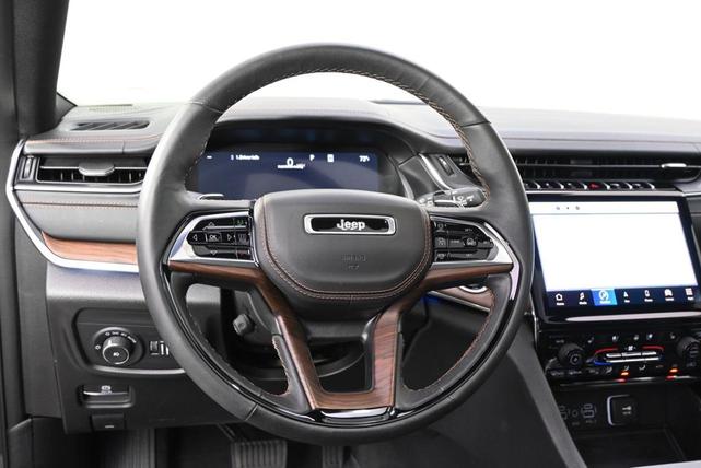 Photo of 2024 Baltic Gray Metallic Clearcoat Jeep Grand Cherokee L