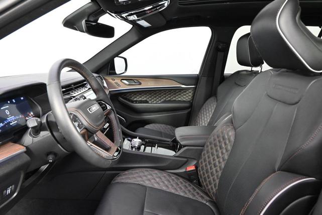 Photo of 2024 Baltic Gray Metallic Clearcoat Jeep Grand Cherokee L