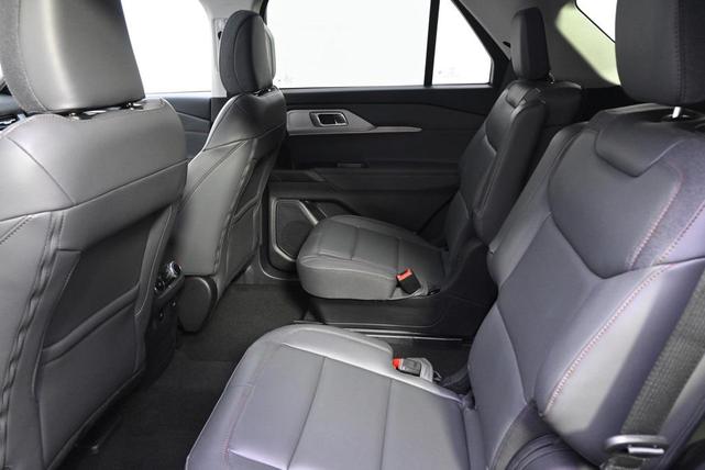 Photo of 2025 White Metallic Ford Explorer
