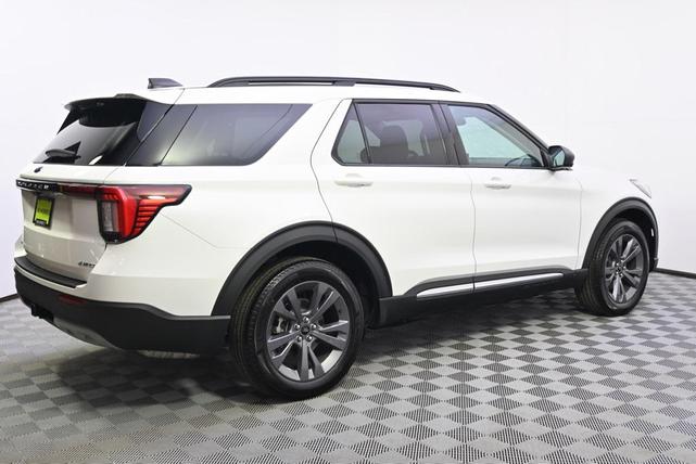 Photo of 2025 White Metallic Ford Explorer