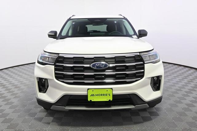 Photo of 2025 White Metallic Ford Explorer