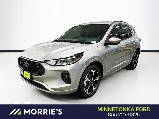 Photo of 2023 Iconic Silver Metallic Ford Escape
