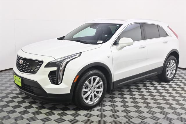 Photo of 2023 Crystal White Tricoat Cadillac XT4