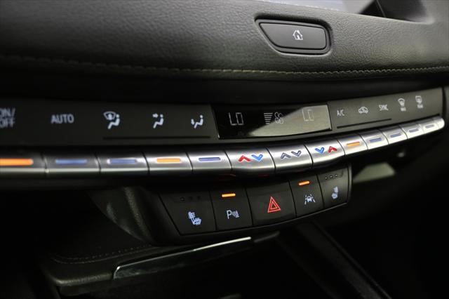 Photo of 2023 Crystal White Tricoat Cadillac XT4