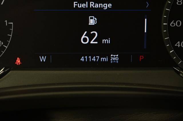 Photo of 2023 Crystal White Tricoat Cadillac XT4