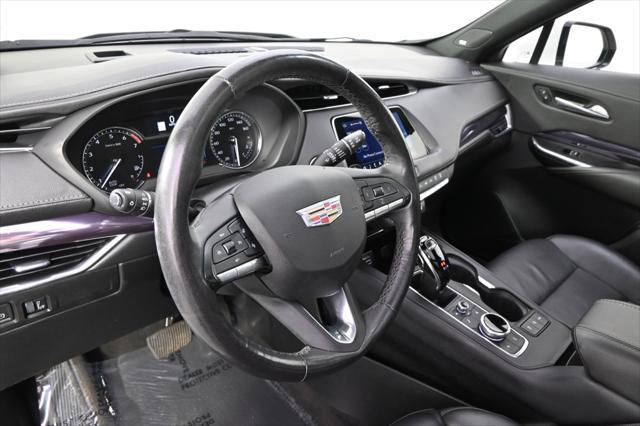 Photo of 2023 Crystal White Tricoat Cadillac XT4